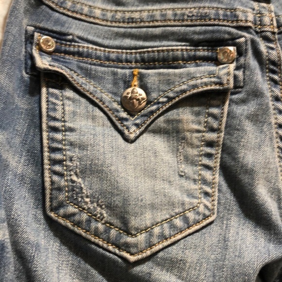 Miss Me Capri’s - Picture 2 of 12